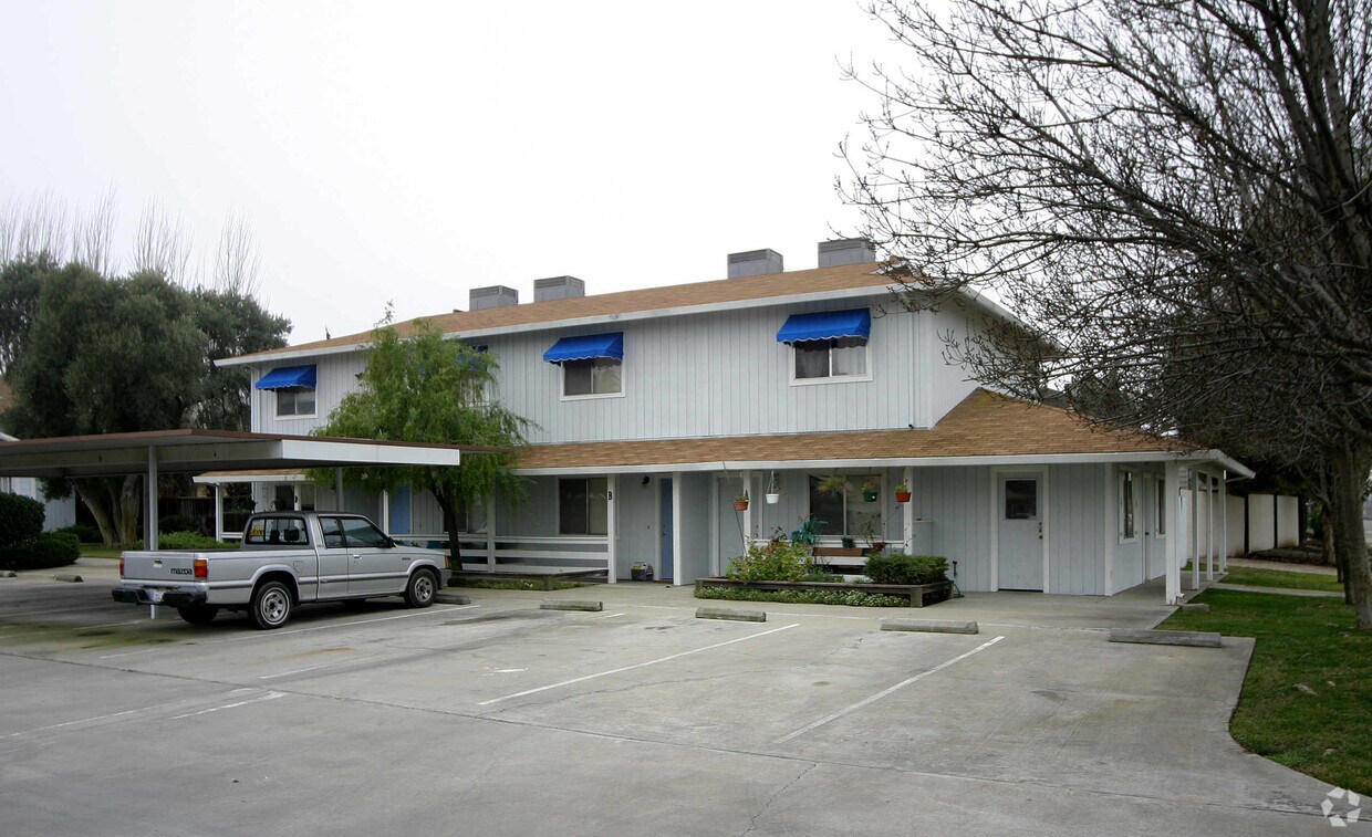 Building Photo - 1030 Dainty Ave