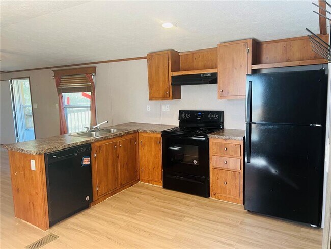 Foto del edificio - 4765 Clay Hill Rd