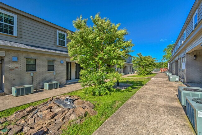 Foto del edificio - 4021 W 8th St