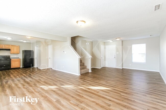 Building Photo - 10823 Gathering Dr