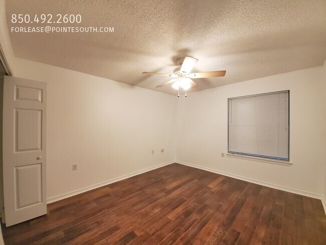 Foto del edificio - 2527 Trailwood Dr