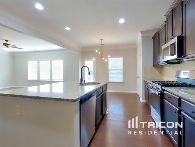 Foto del edificio - 147 Cherokee Reserve Cir