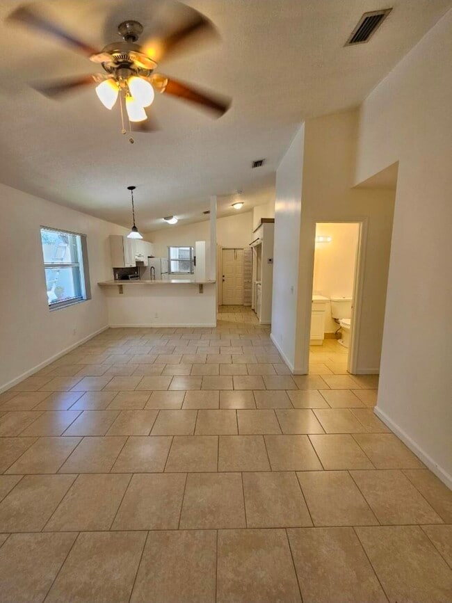 Foto del edificio - 3620 NW 91st Ave