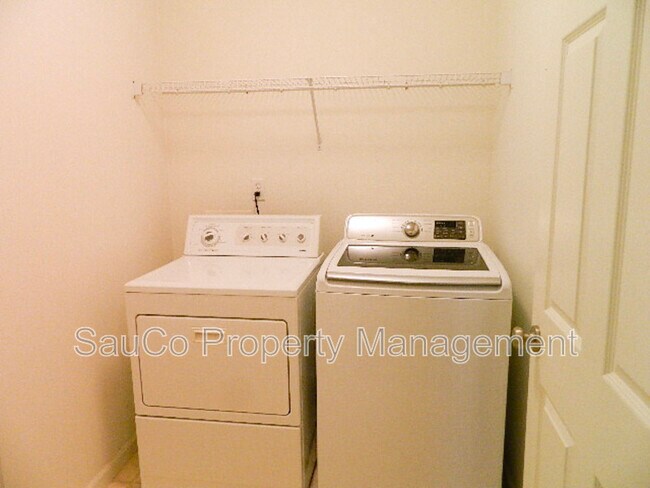 Foto del edificio - 5605 NE Caddis Dr