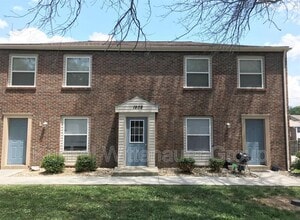 Building Photo - 1808 Jamestown Rd