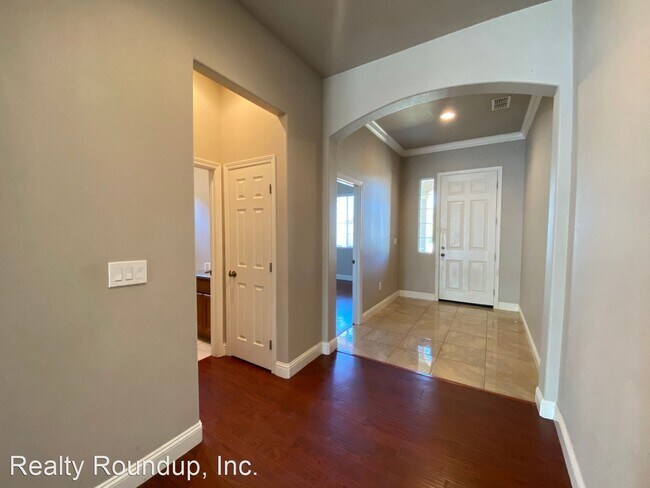 Building Photo - 4 br, 3 bath House - 8194 Leilani Ct