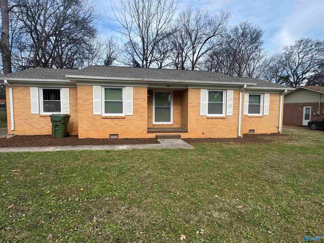 Primary Photo - 3610 Williamsburg Dr NW