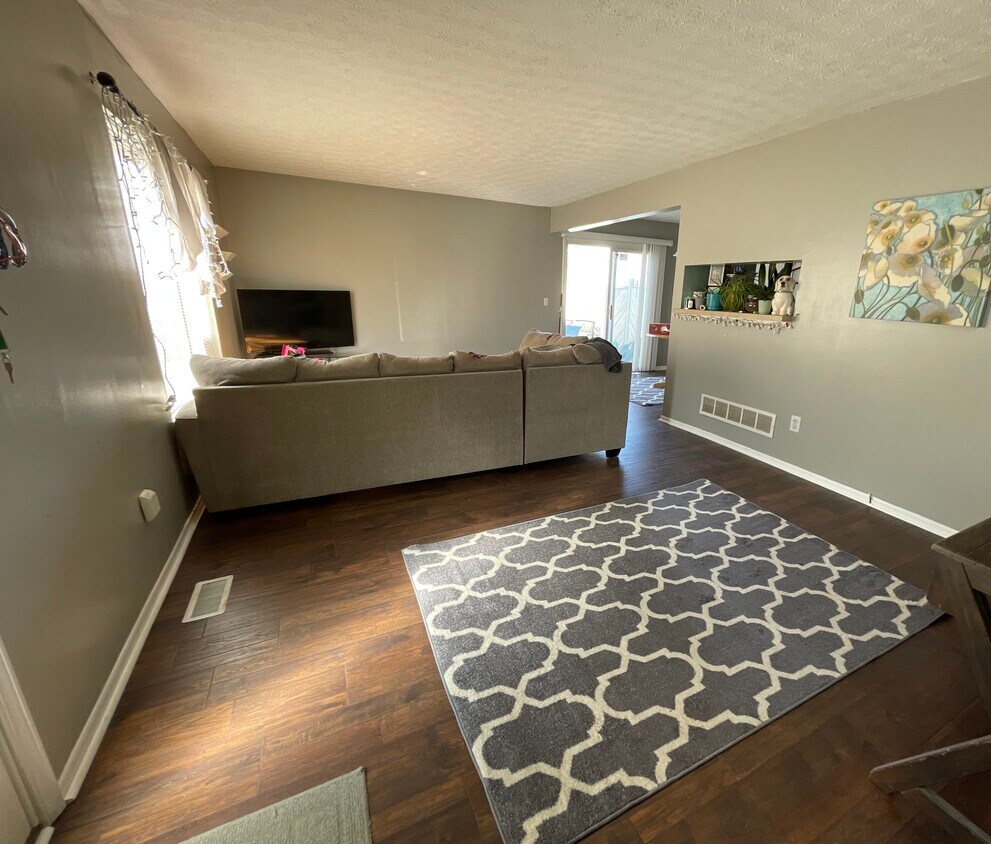 Living Room - 5236 Dierker Rd