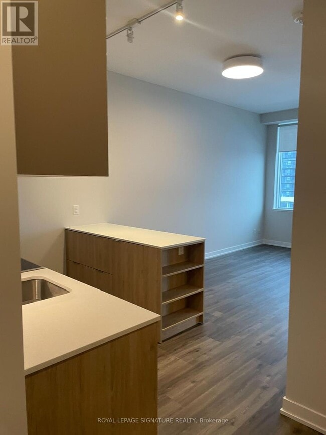 Building Photo - 25 Nicholas Ave