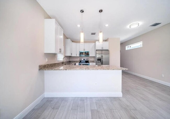 Building Photo - 2714 Nokomis Ave