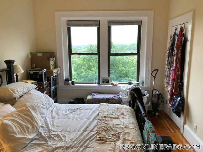 Foto del edificio - 1463 Beacon St