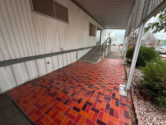 Foto del edificio - 3601 E Wyoming Ave