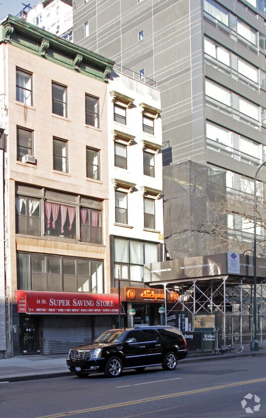 Foto del edificio - 210 E 14th St