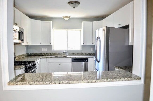 Building Photo - 63 Fenno St