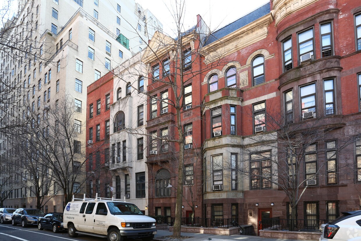 Primary Photo - 26 W 91st St