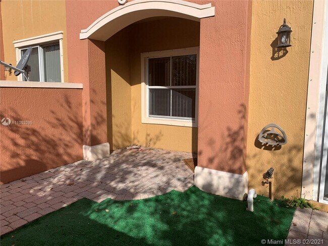 Building Photo - 772 SW 106th Ave