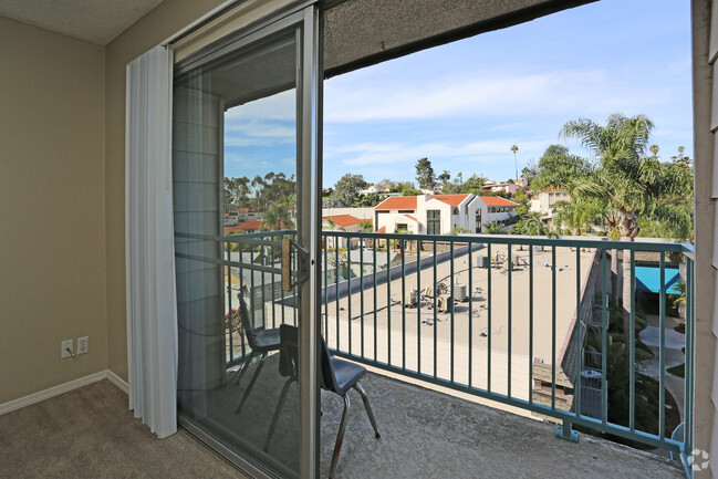 1 Bedroom_672SF - La Mesa Village