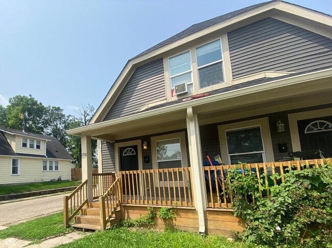 Foto del edificio - 1756 S Delaware St