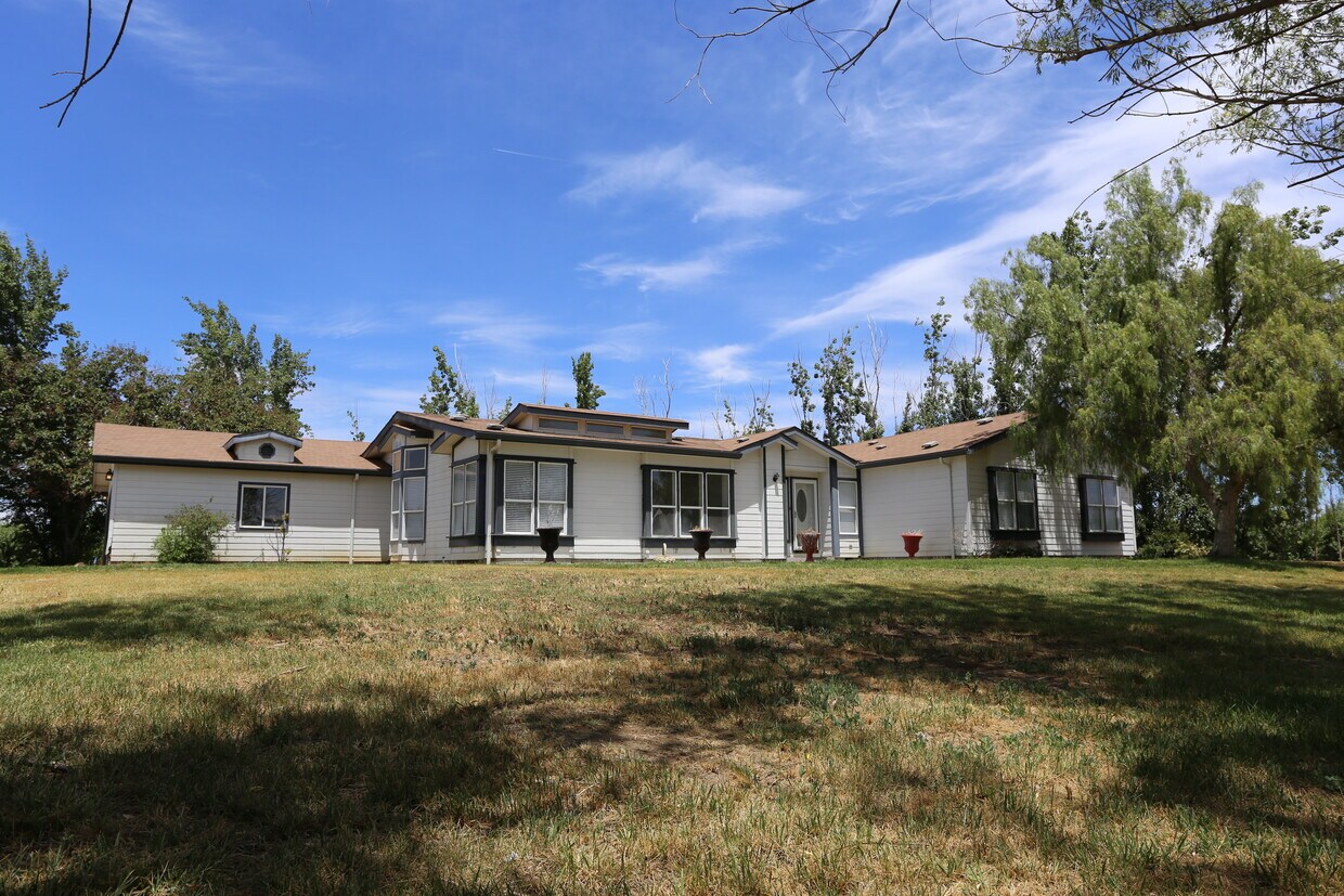 2451 Olive Ave, Patterson, CA 95363 House Rental in Patterson, CA