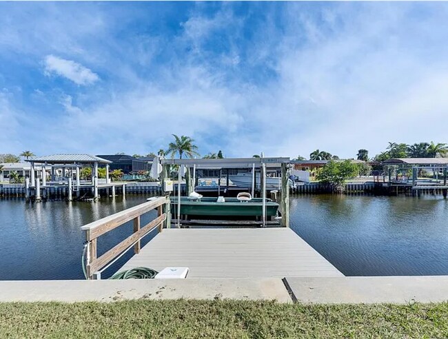 Building Photo - Apollo Beach Condo