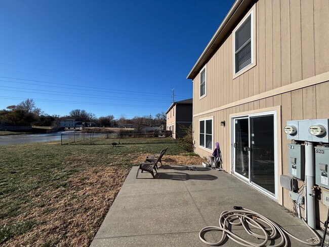 Foto del edificio - Pre Leasing for 2026-2027 School Year!