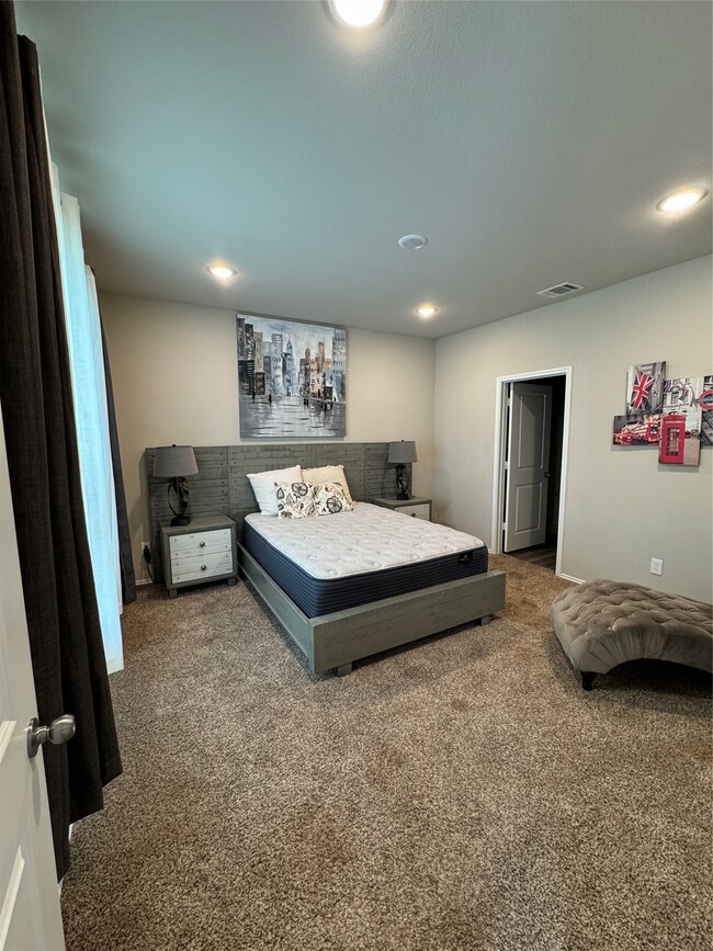 Building Photo - 710 Crystal River