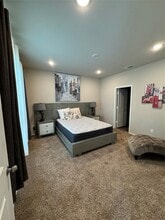 Building Photo - 710 Crystal River