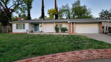 Building Photo - 2809 Conway Ct