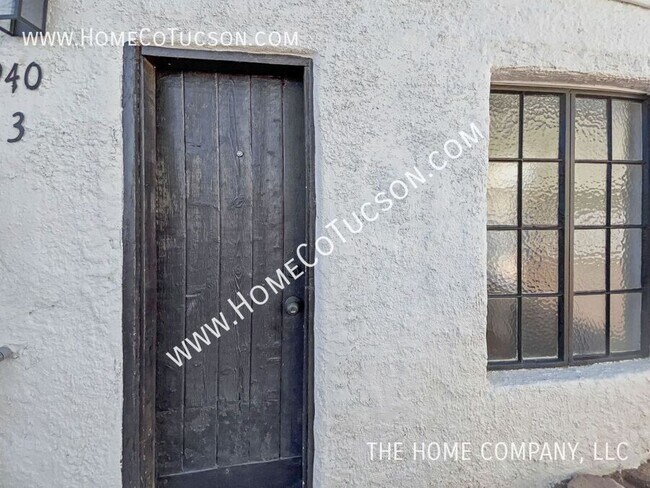 Building Photo - 940 E Florita St
