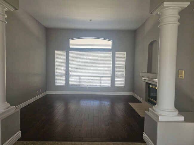 Building Photo - 4 bd 2.5 bth north east scottsdale home with pool