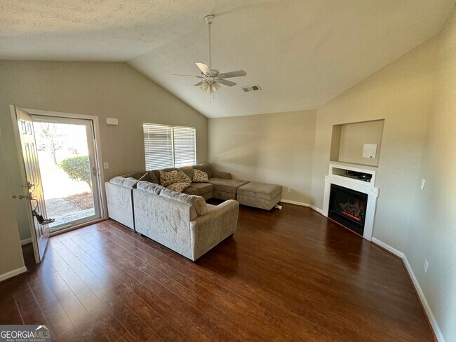 Building Photo - 524 Cathedral Dr