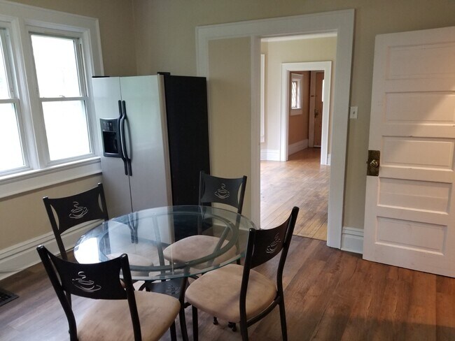 Kitchen - 313 S Ashland Ave
