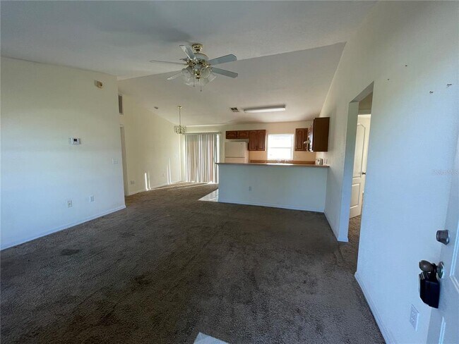 Building Photo - 630 Kangaroo Dr