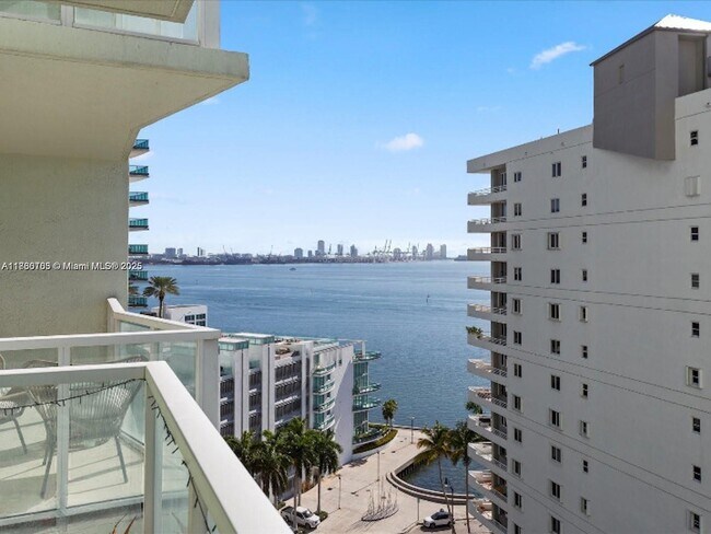 Foto del edificio - 218 SE 14th St