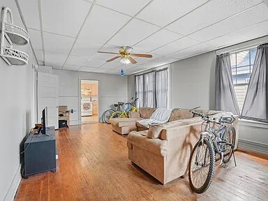 Foto del edificio - 911 E Illinois Ave