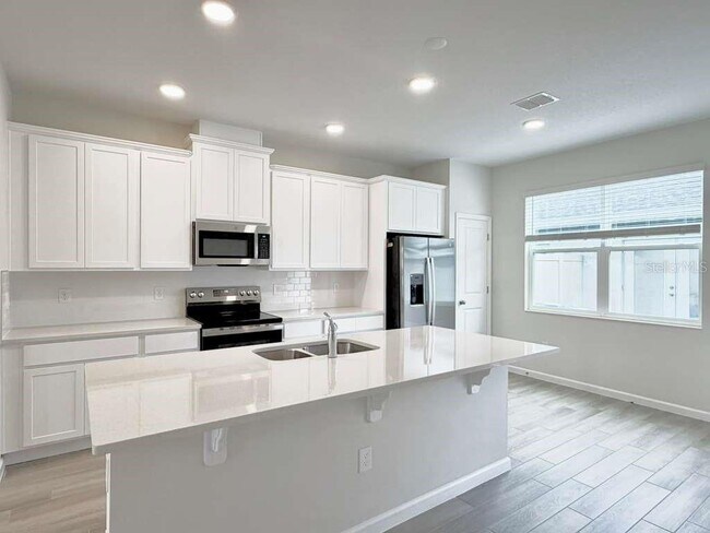 Foto del edificio - 15517 Bay Brg St