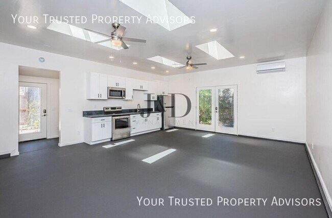 Building Photo - 4179 1st Ave.