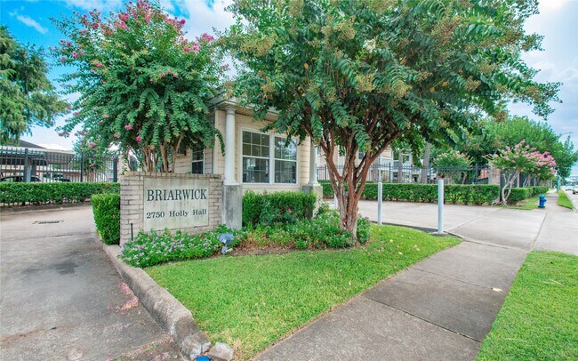 Foto del edificio - 2750 Holly Hall St