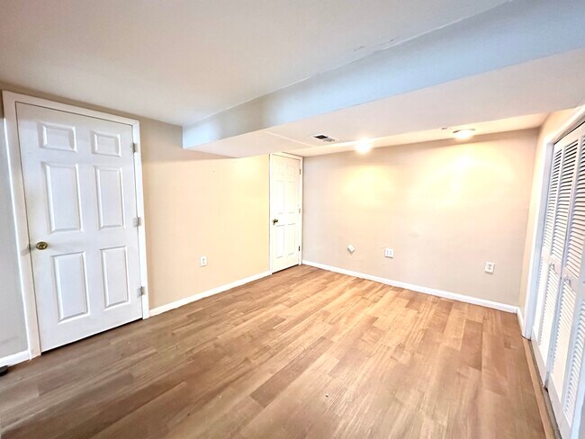 Foto del edificio - Shallow Creek Rd 8394 A