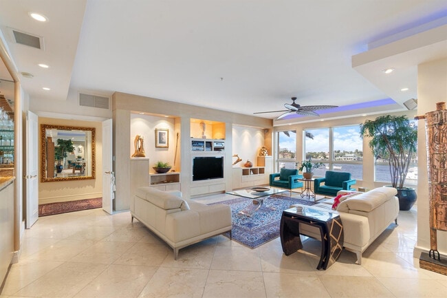 Building Photo - 209 N Birch Rd