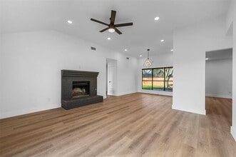 Building Photo - 2301 Windridge Ln