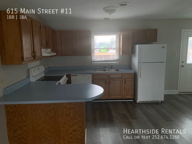 Building Photo - 1 Bed 1 Bath Apt. on Main St.