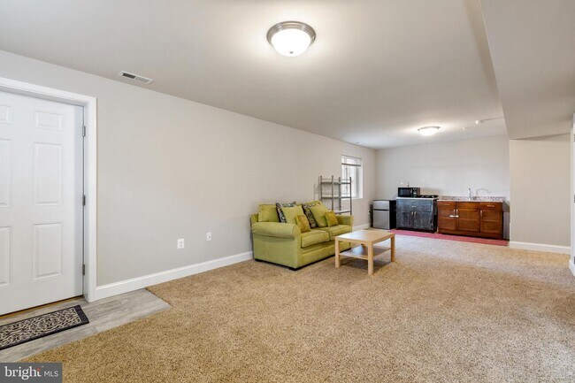 Building Photo - 816 Balsamtree Pl