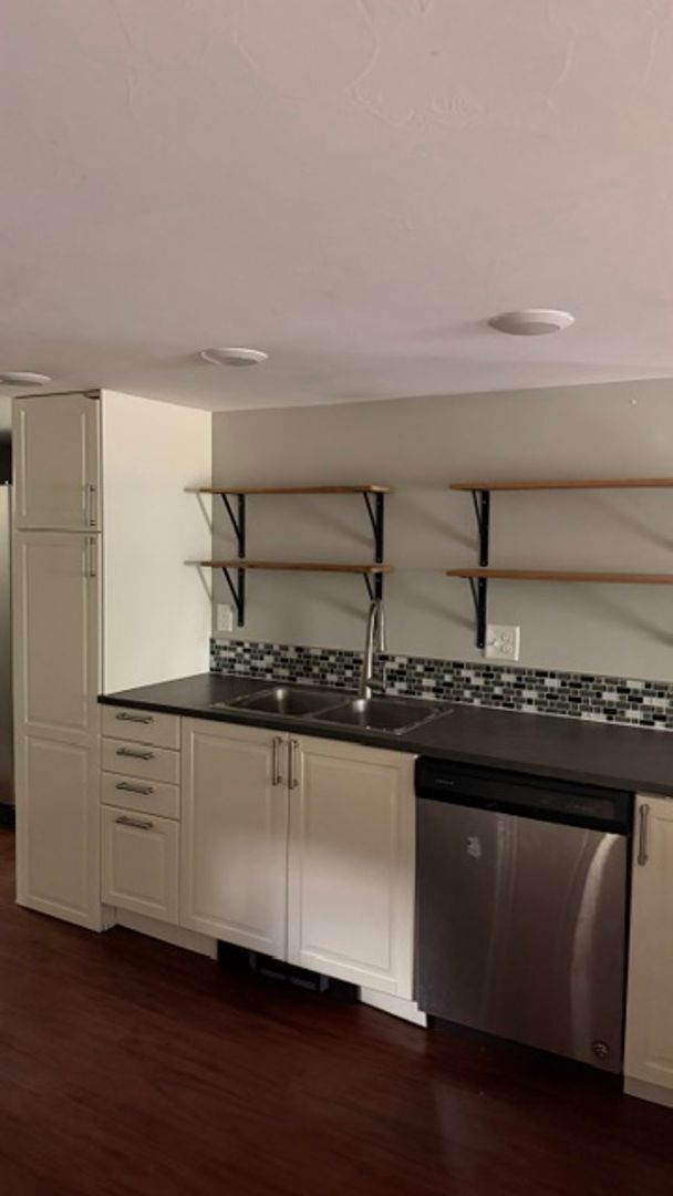 Foto del edificio - 316 E Peach St