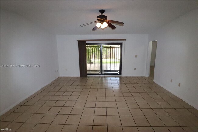 Foto del edificio - 4 br, 3 bath House - 2426 SW 109th Ct Fl 3...