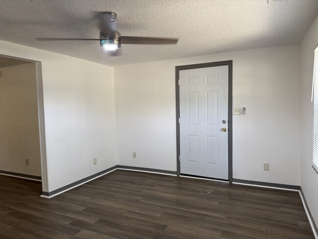 Photo - 539 W Georgia St House