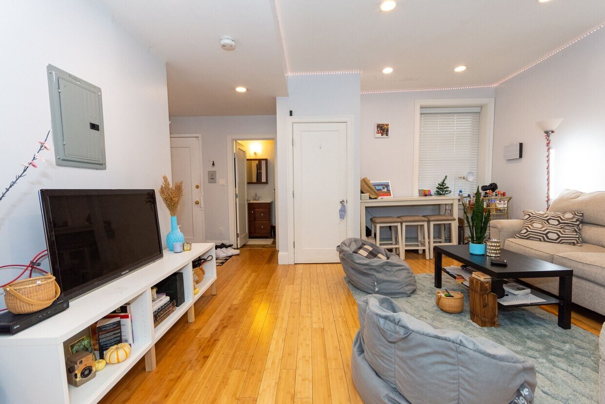 Modern 1 Bed Prime Location - Modern 1 Bed Prime Location