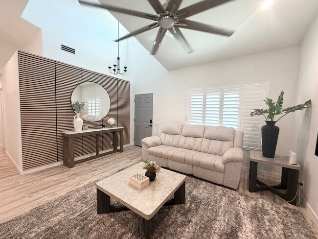 Foto del edificio - COMING SOON!! GORGEOUS 4 Bedroom 2 Bathroom Home in La Quinta.