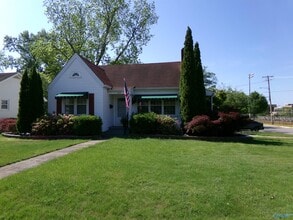 407 Marsheutz Ave SW