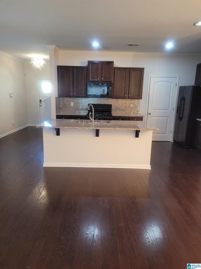 Building Photo - 407 W Park Dr